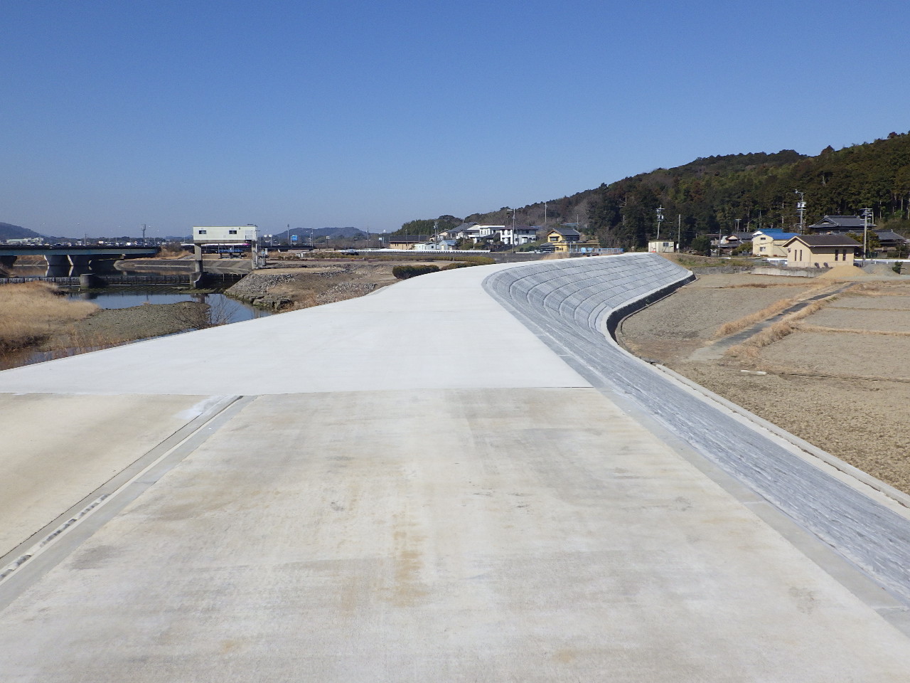 平成31年度総流防（河川）第Ａ81-02分0001号一級河川五十鈴川河川改修（堤防強化対策）工事(4)